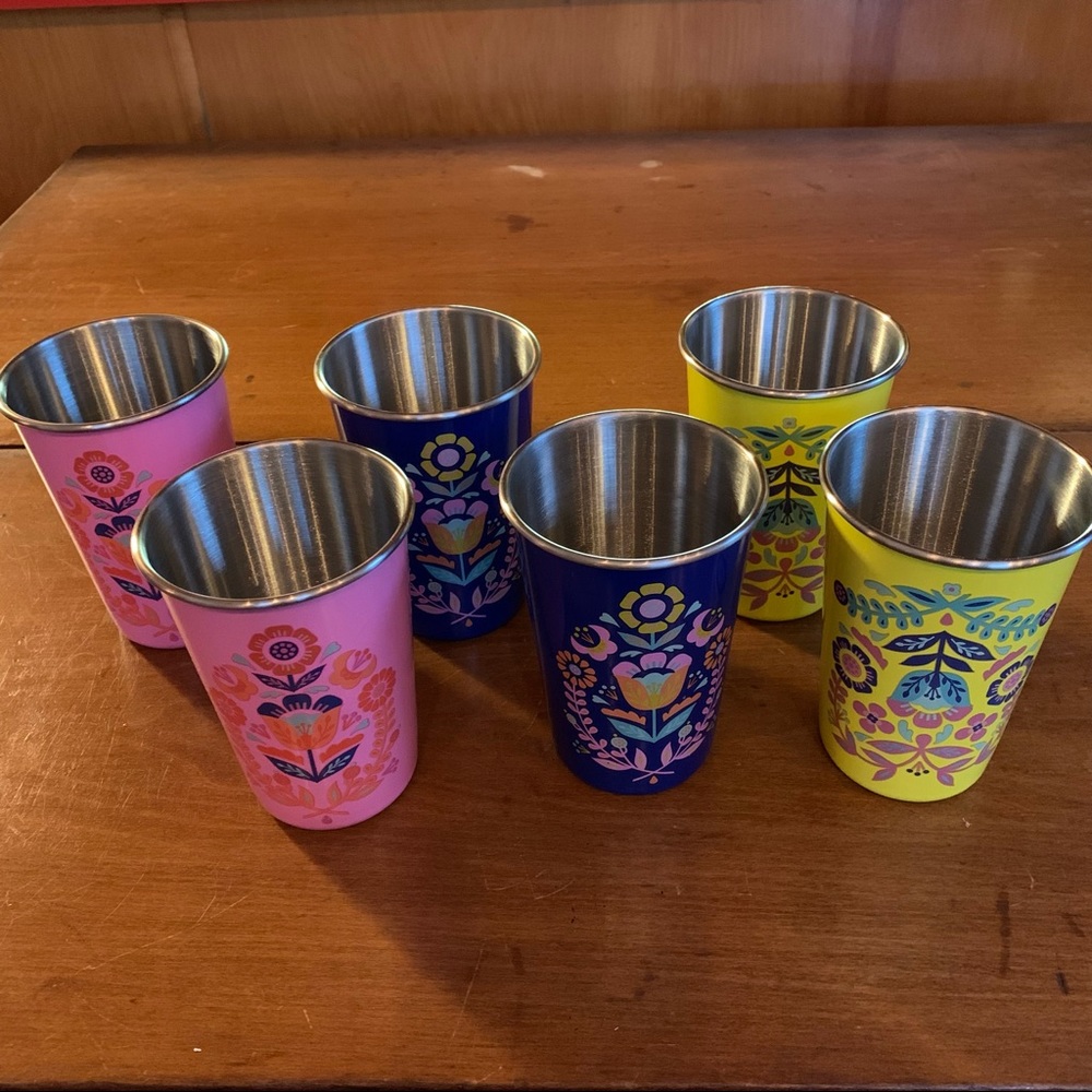 Fun Tricolor Floral Tin Cups 🌸